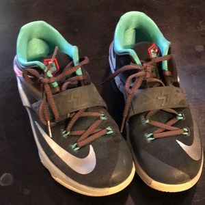 Ex Condition 6.5 Nike KD 35 Athletic Shoes